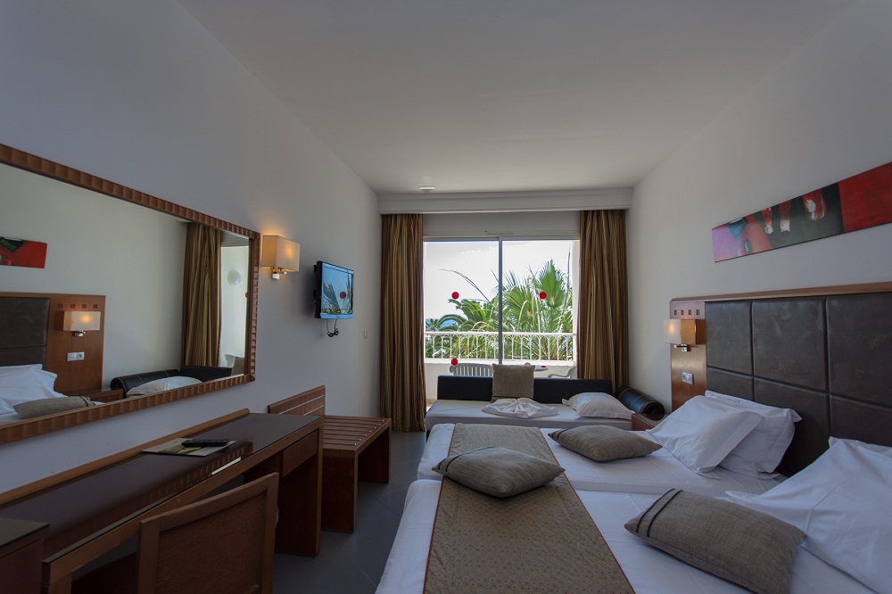 Chambre vue jardin